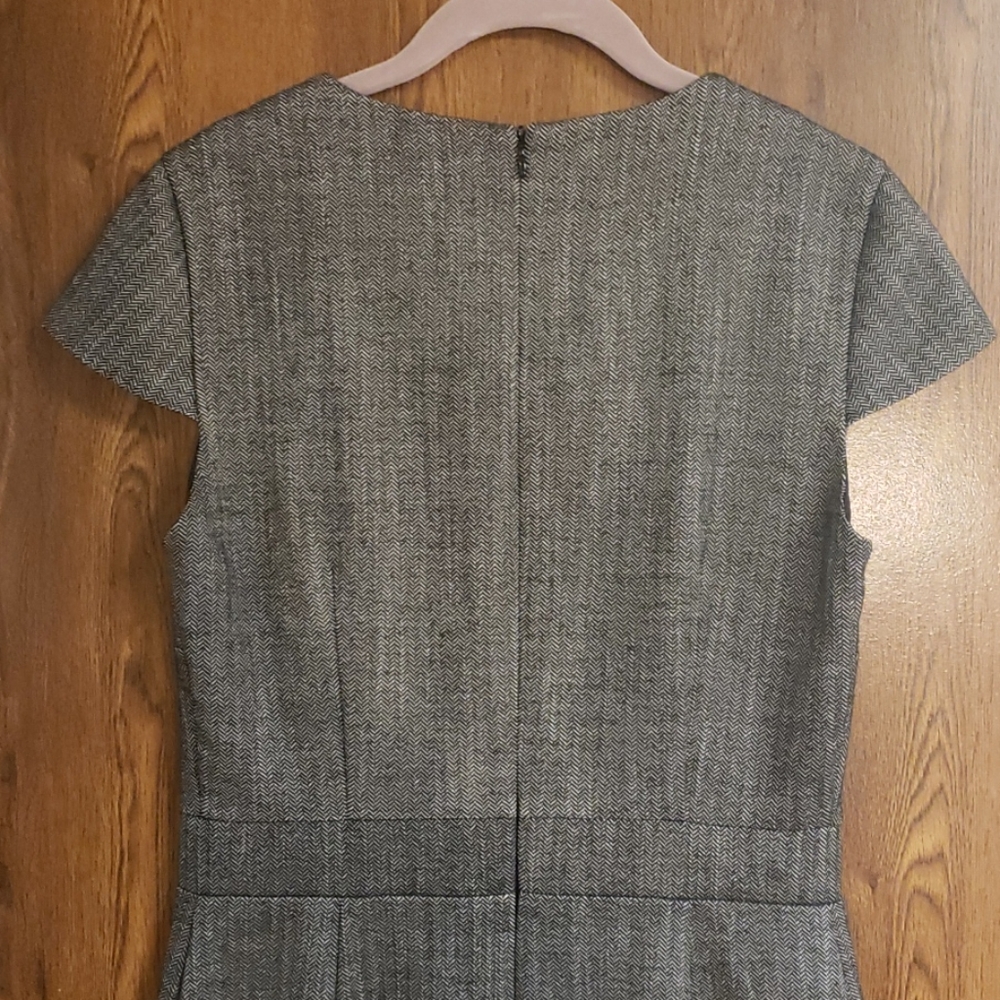 H&M Cap-Sleeved Dress - Picture 7 of 9
